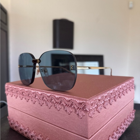 Gucci Accessories - Gucci Sunglasses